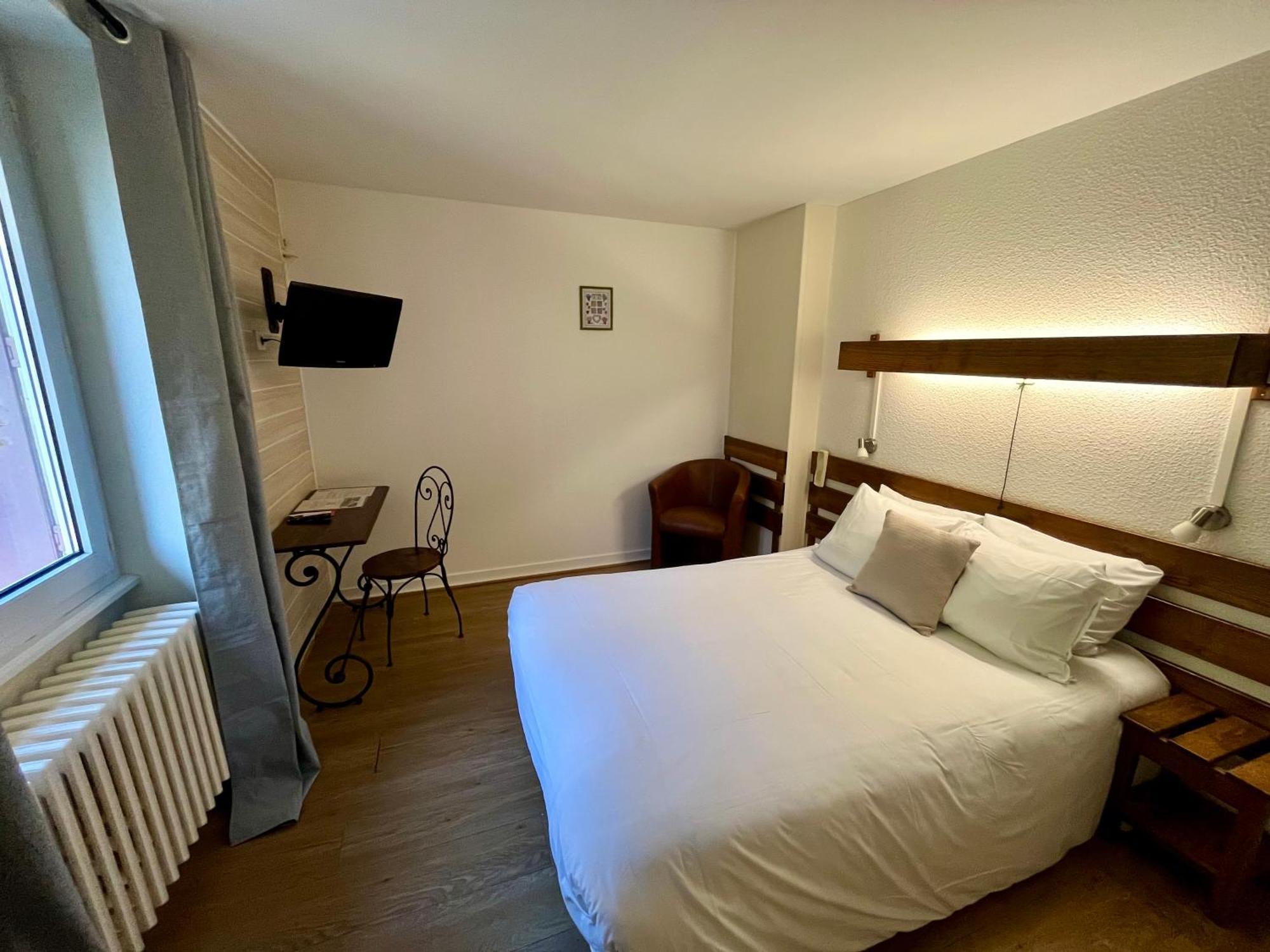 Hotel Restaurant Le Clos ベス・エ・サンタナステーズ エクステリア 写真