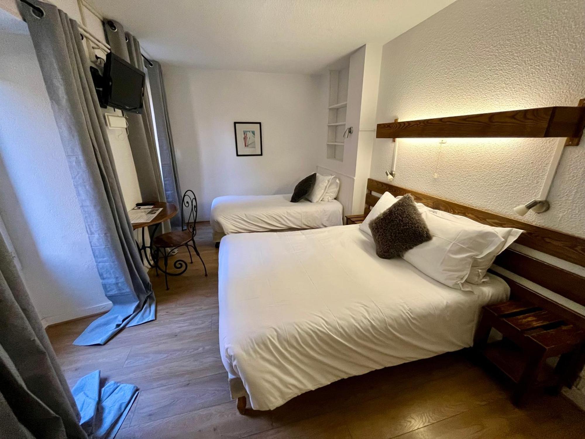 Hotel Restaurant Le Clos ベス・エ・サンタナステーズ エクステリア 写真